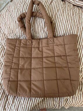 GAP Quilted Puffer Tote in Brown